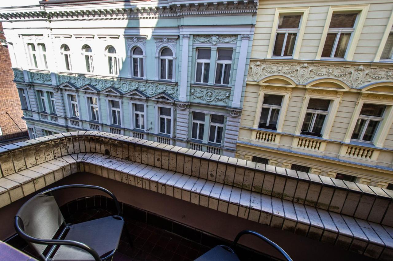 Colorful Day In Prague Design Apartments Extérieur photo